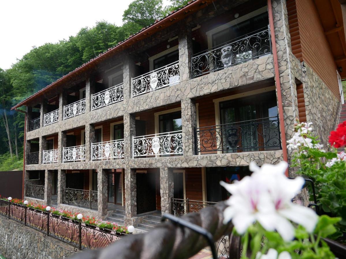 Zatyshok Hotel Svalyava Exterior foto