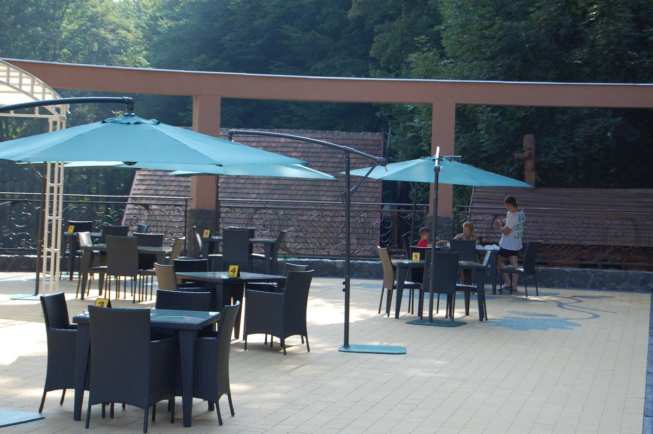 Zatyshok Hotel Svalyava Exterior foto