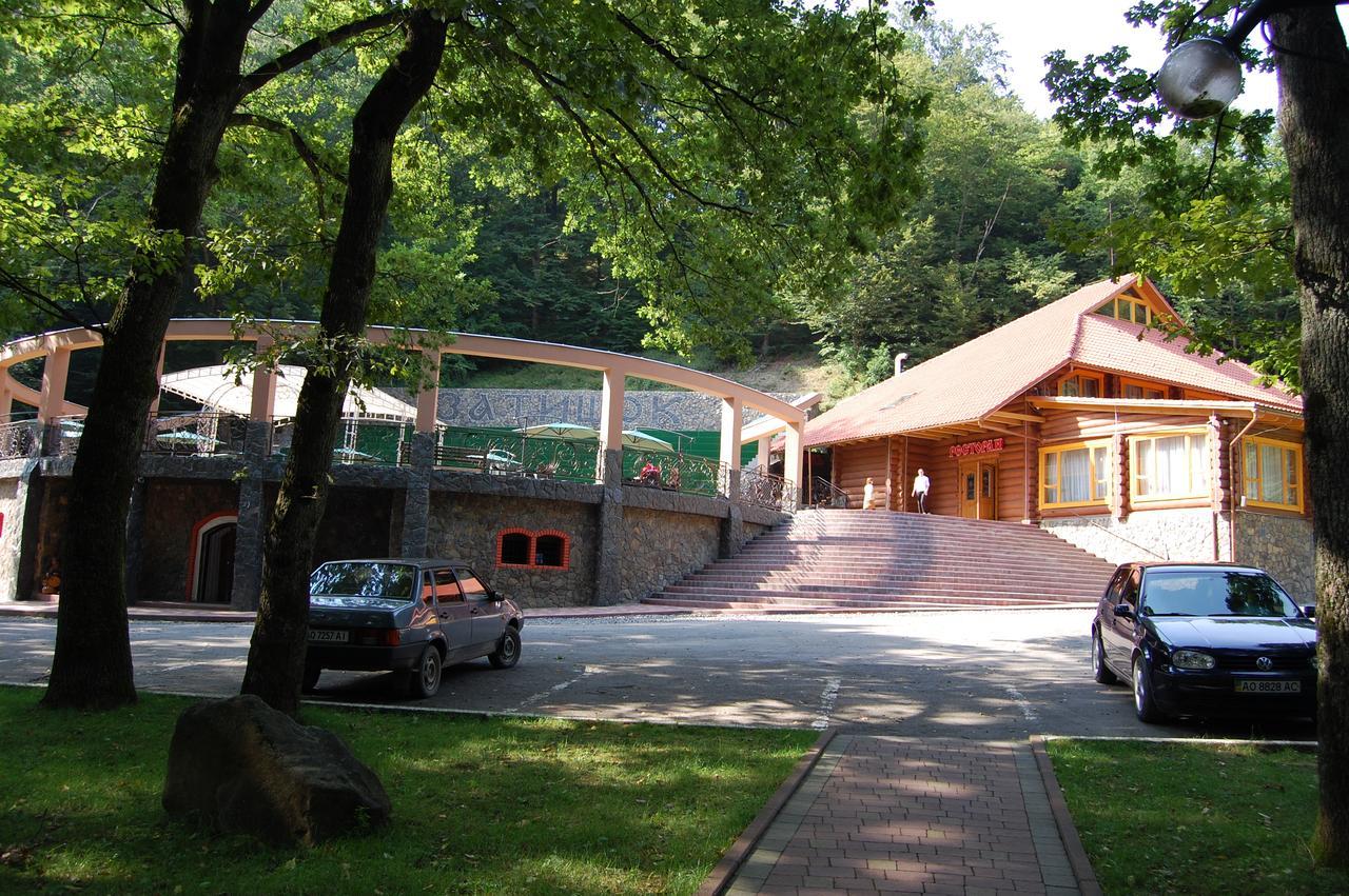 Zatyshok Hotel Svalyava Exterior foto