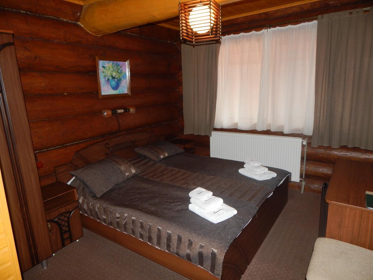 Zatyshok Hotel Svalyava Exterior foto